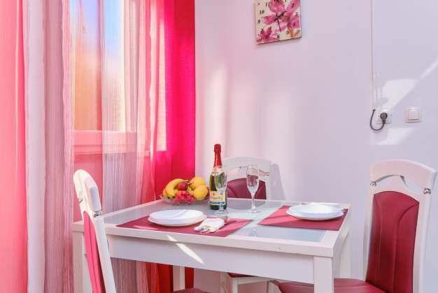Apartment Nika 2, peaceful stay just steps from the sea in Mali Lošinj