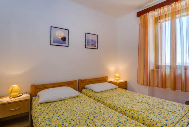 Apartmaji  Nona 1 - rustikalni apartma za 4 osebe, Miholašćica, Hrvaška