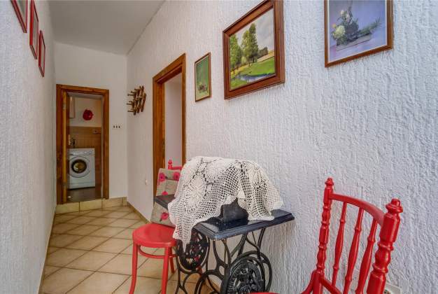Apartment Nona 1 rustic apartment for 4 people, Miholascica
