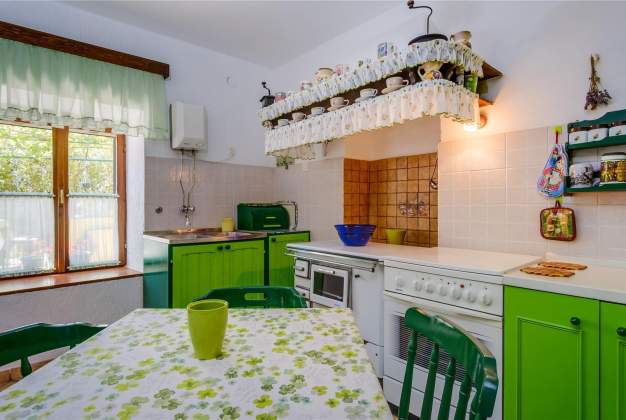 Apartment Nona 1 rustic apartment for 4 people, Miholascica