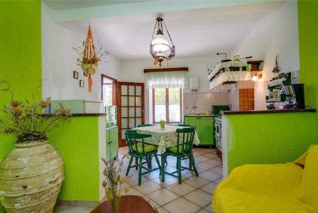Apartment Nona 1 rustic apartment for 4 people, Miholascica