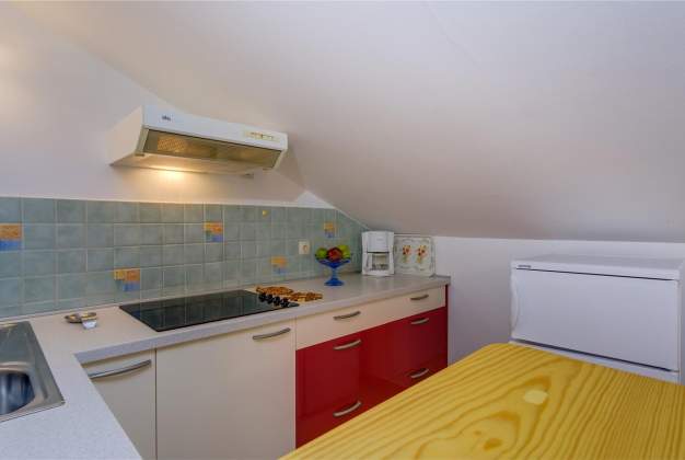 Apartment Nona 2 rustic apartment for 4 people Miholascica