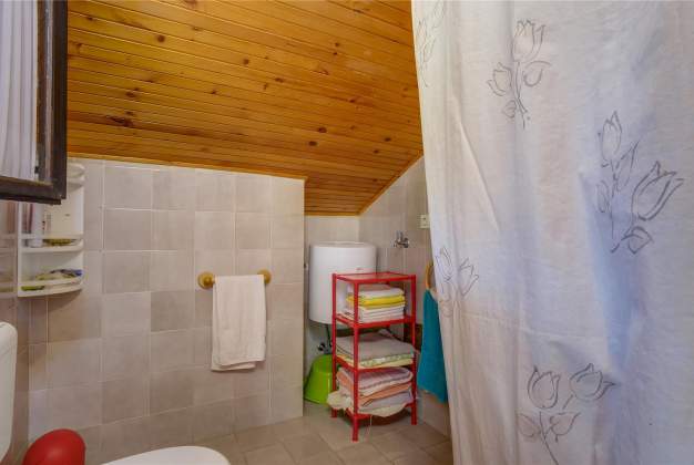 Apartment Nona 2 rustic apartment for 4 people Miholascica