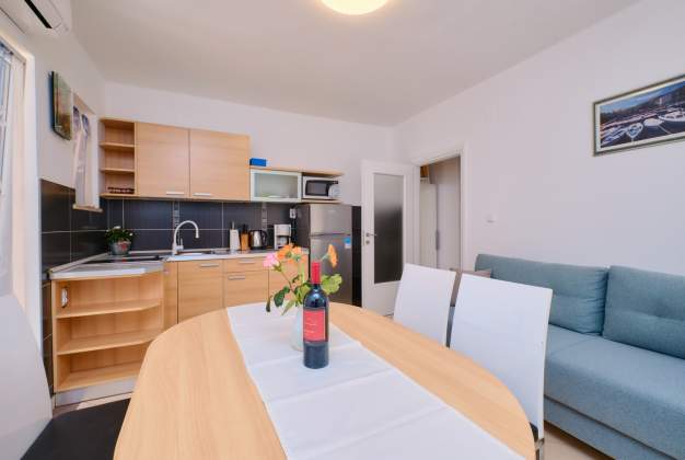 AApartment Orangina 1, close to the center and the beach of St. Martin, Mali Lošinj
