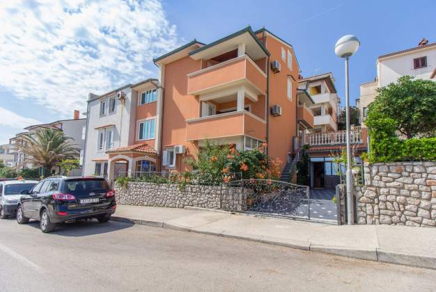 AApartment Orangina 1, close to the center and the beach of St. Martin, Mali Lošinj