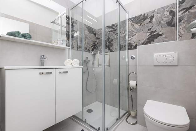 Apartment Orangina 2, quiet location 100m from the sea, Mali Lošinj