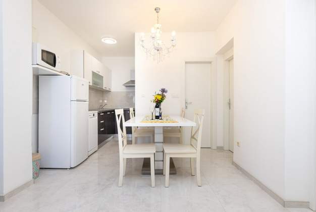 Apartment Orangina 2, quiet location 100m from the sea, Mali Lošinj