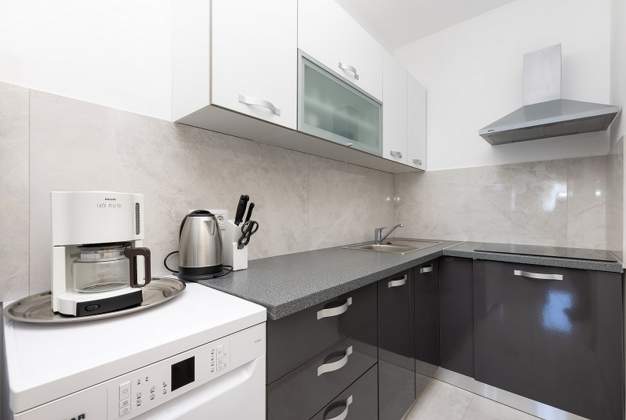 Apartment Orangina 2, quiet location 100m from the sea, Mali Lošinj