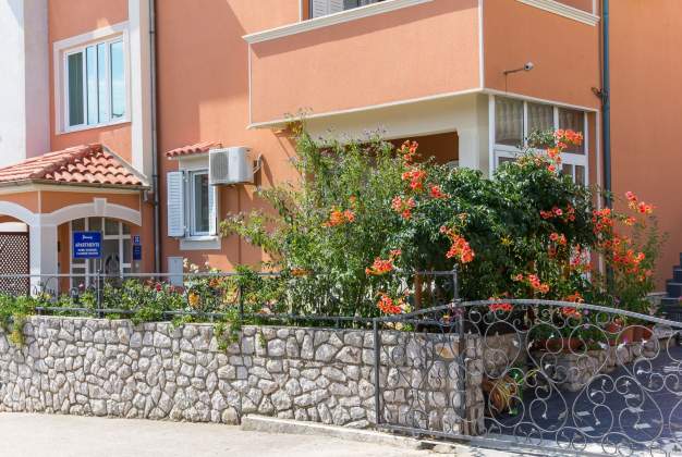 Apartment Orangina 3, sea View, 100m from the beach, Mali Losinj
