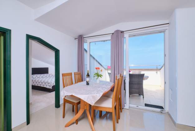 Apartment Orangina 4, peaceful vacation 100m from the sea, Mali Lošinj
