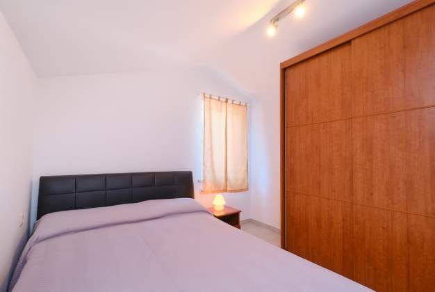 Apartment Orangina 4, peaceful vacation 100m from the sea, Mali Lošinj