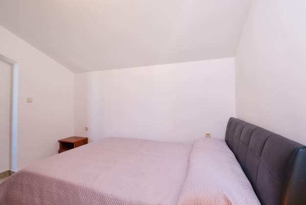Apartment Orangina 4, peaceful vacation 100m from the sea, Mali Lošinj