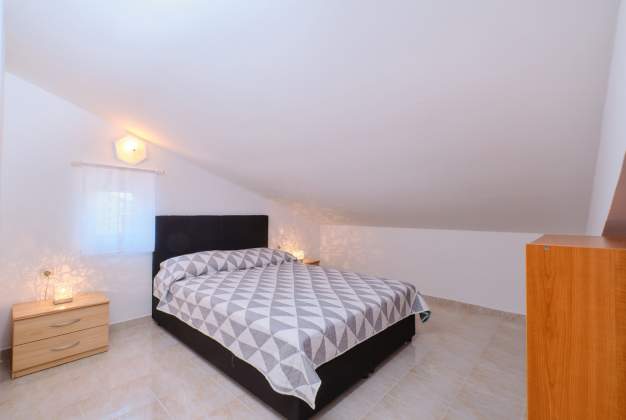 Apartment Orangina 4, peaceful vacation 100m from the sea, Mali Lošinj