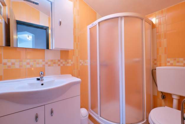 Apartment Orangina 4, peaceful vacation 100m from the sea, Mali Lošinj