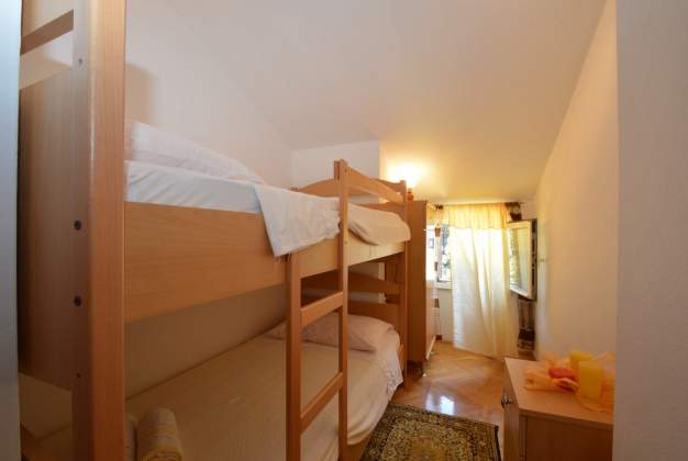 Apartment Orhideja 2, Spacious Stay in Mali Lošinj