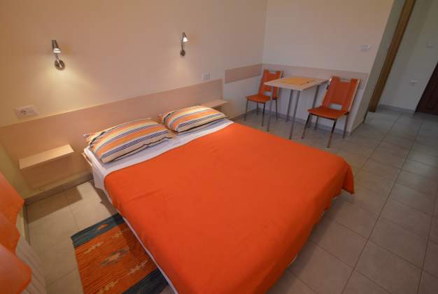 Apartman Oskar 2 - Studio 100m from the beach in Privlaka, Mali Losinj
