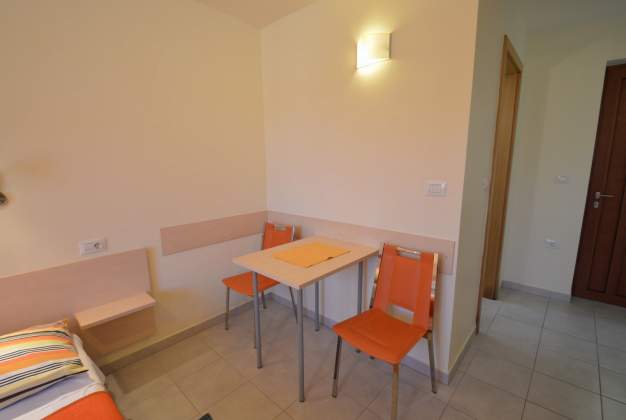 Apartman Oskar 2 - Studio 100m from the beach in Privlaka, Mali Losinj