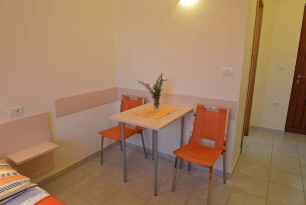 Apartman Oskar 2 - Studio 100m from the beach in Privlaka, Mali Losinj