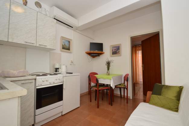 Apartment Petra 2 - Mali Losinj, Croatia