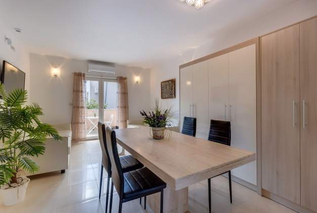 Apartment Pineta 1 located by the beach for 6 people, Artatore
