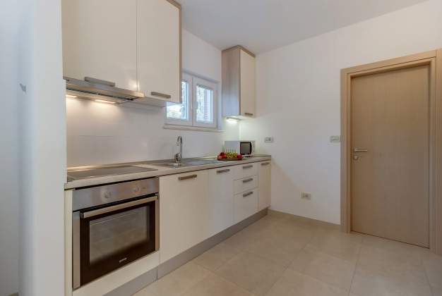 Apartment Pineta 1 located by the beach for 6 people, Artatore