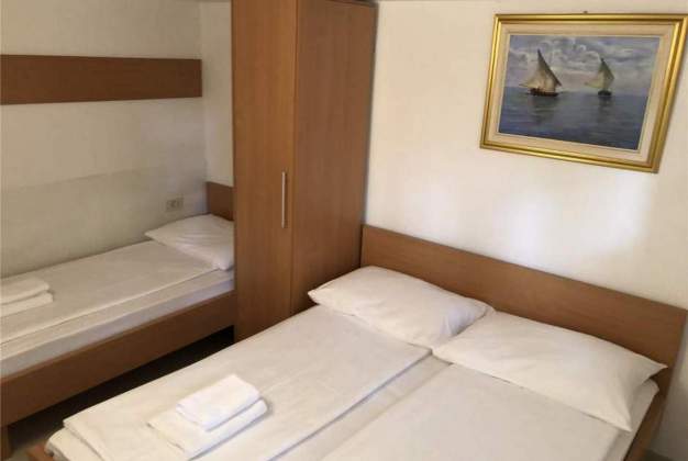 Apartman Pineta 2 - elegantan apartman za 3 osobe u mirnom mjestu Artatore, Mali Lošinj, Hrvatska. 