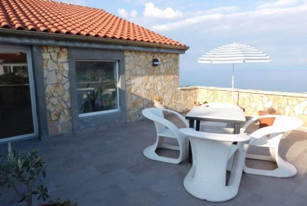 Appartamento Privlaka 1 - per 4 persone con vista sul mare - Lussin Piccolo.