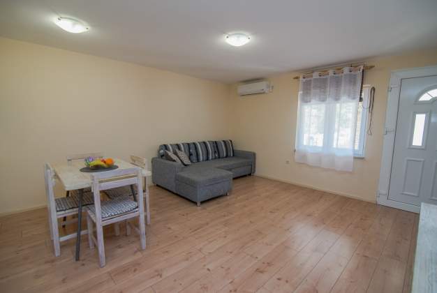 Apartment Rafaela 1 for 2-4, near Rovenska Beach - Veli Losinj