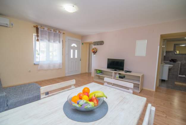 Apartment Rafaela 1 for 2-4, near Rovenska Beach - Veli Losinj