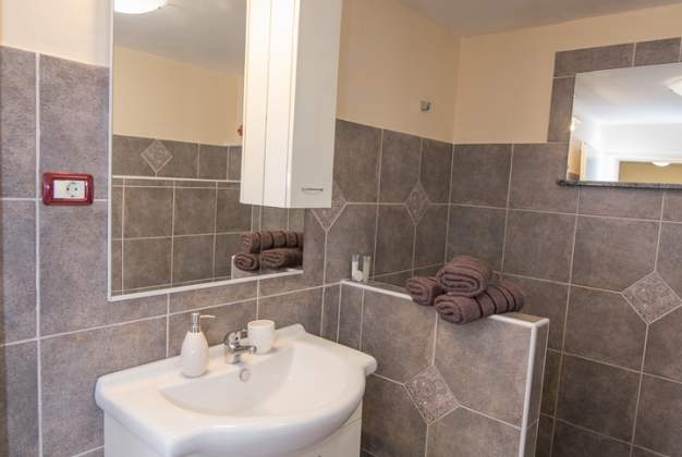 Apartment Rafaela 1 for 2-4, near Rovenska Beach - Veli Losinj