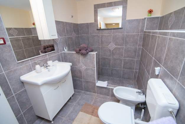 Apartment Rafaela 1 for 2-4, near Rovenska Beach - Veli Losinj