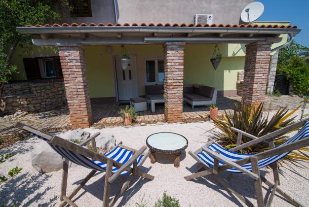 Apartment Rafaela 1 for 2-4, near Rovenska Beach - Veli Losinj
