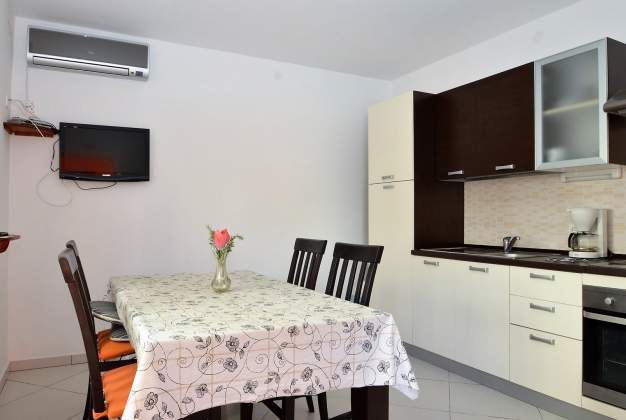 Apartment Rahela 2, family stay near Bojčić beach, Mali Lošinj