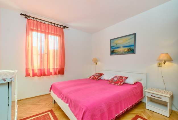 Apartment Rosa 1 quiet location for 4 people with a terrace, Mali Lošinj