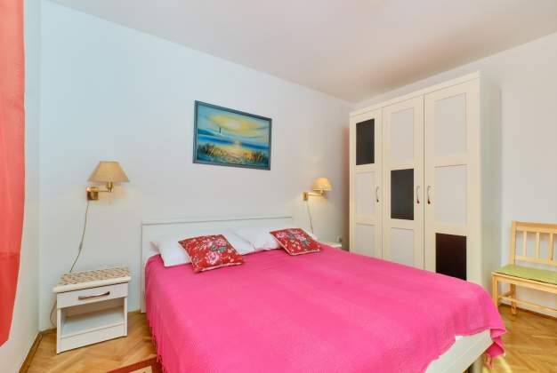 Apartment Rosa 1 quiet location for 4 people with a terrace, Mali Lošinj