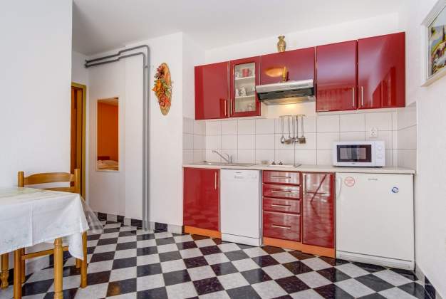 Amalija 1 - Romantic apartment for two in Mali Lošinj near the beach