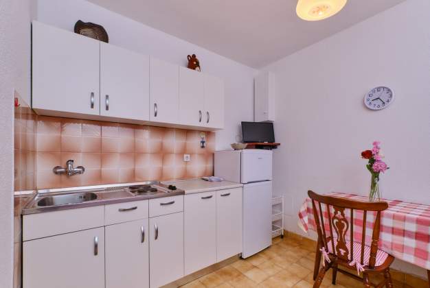 Apartment Rosa 2, quiet accommodation for two people, Mali Lošinj