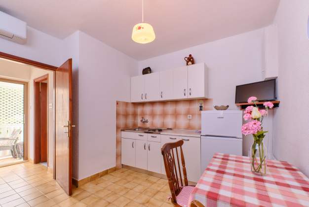Apartment Rosa 2, quiet accommodation for two people, Mali Lošinj