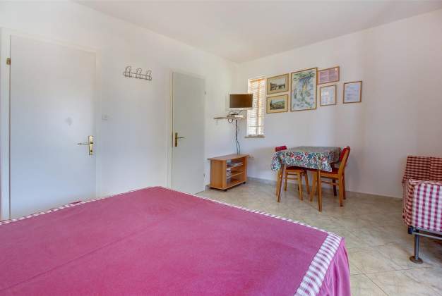 Apartment Rovenska 4 - Veli Losinj, Croatia