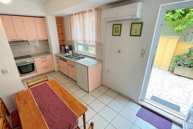 Apartment Ruža 1, Spacious stay near the beach, Mali Losinj