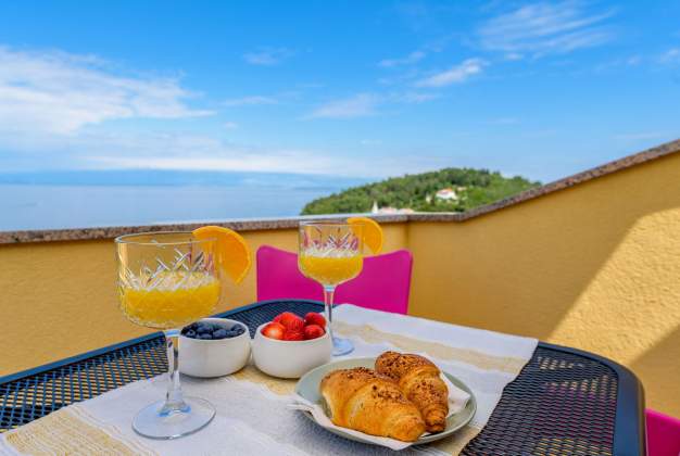 Apartment Ruža 2, Spacious apartment with sea view, Mali Losinj