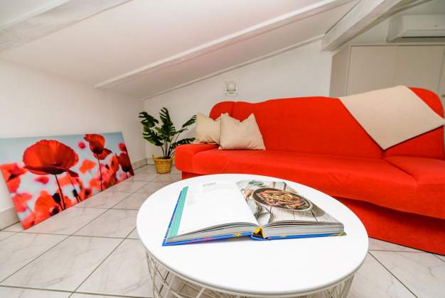 Apartment Ruža 2, Spacious apartment with sea view, Mali Losinj