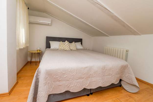 Apartment Ruža 2, Spacious apartment with sea view, Mali Losinj