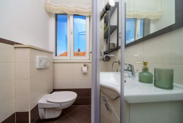 Apartman Ruža 3, Prostran, luksuzan smještaj s jacuzzijem, Mali Lošinj 