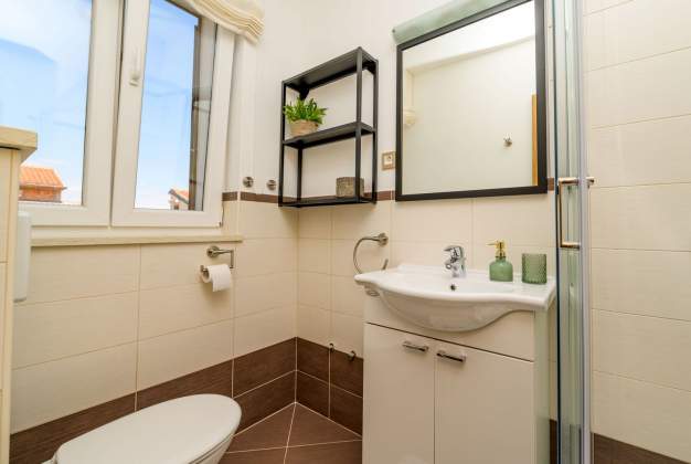 Apartman Ruža 3, Prostran, luksuzan smještaj s jacuzzijem, Mali Lošinj 