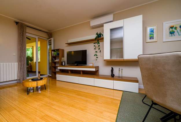 Apartment Tina 1, Spacious, Newly Renovated Apartment in Mali Lošinj