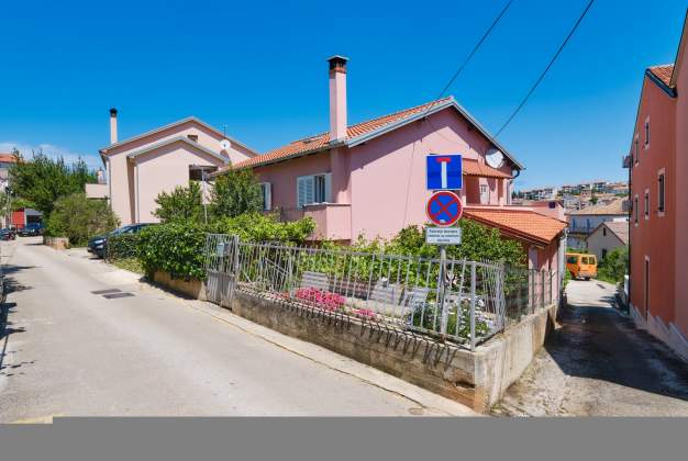 Apartment Sadina 1 - Charming studio with terrace in Mali Lošinj