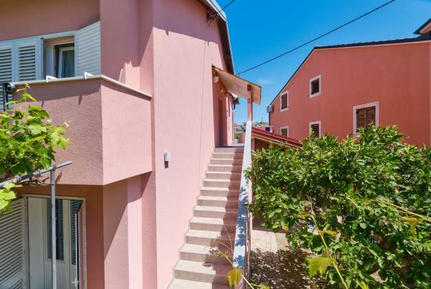 Apartment Sadina 1 - Charming studio with terrace in Mali Lošinj