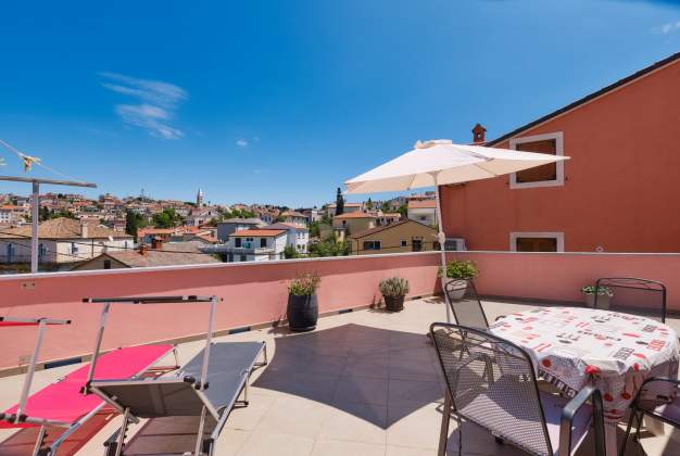 Apartment Sadina 1 - Charming studio with terrace in Mali Lošinj