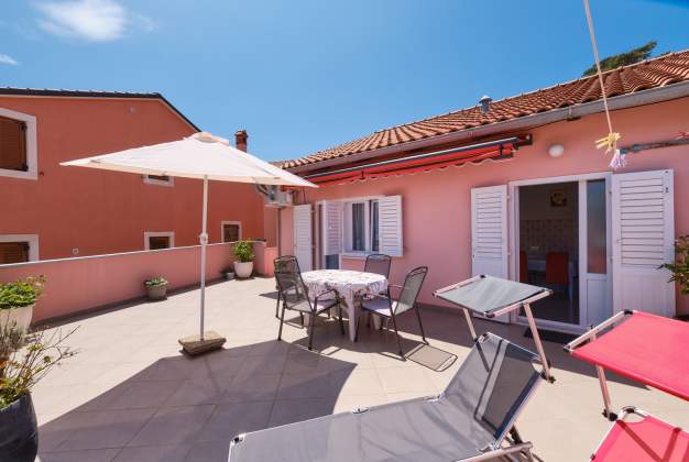 Apartment Sadina 1 - Charming studio with terrace in Mali Lošinj